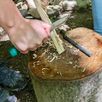Bushcraft activiteit houtsnippers maken